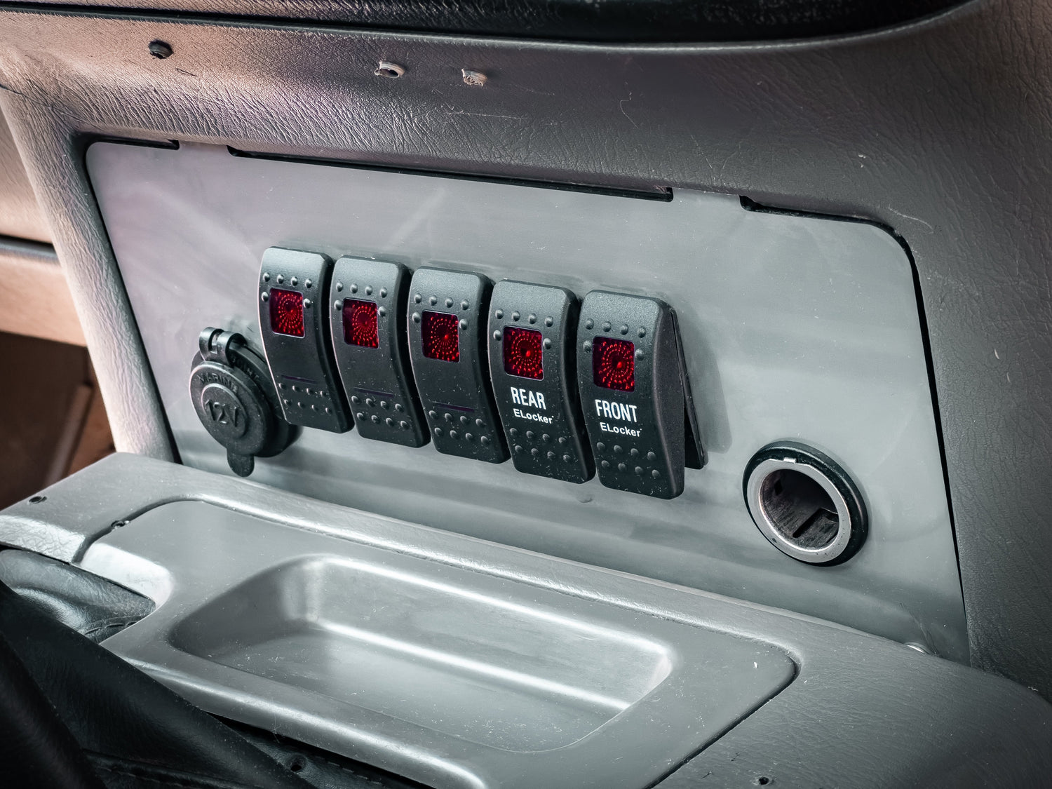 Nissan Gu Y61 Patrol - Custom parts, new accessories, switch panel